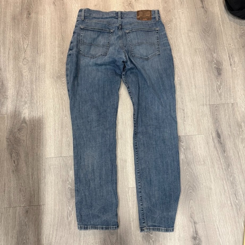 Lucky Brand 121 Slim Jeans Mens 31x32 Blue Straight Slim Denim - Picture 2 of 8
